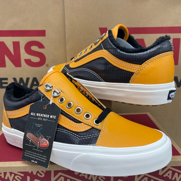 Vans Men’s Old Skool Mte
(Mte) Apricot/Black
VN0A348F2NF Sneakers - Picture 11 of 16